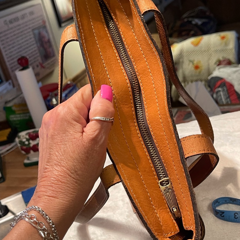 Patricia Nash Shoulder Bag - Picture 11 of 13